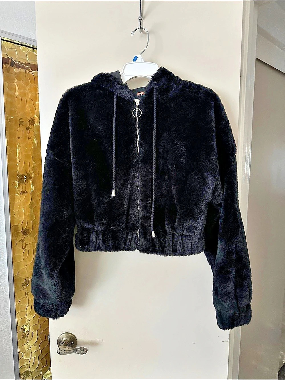Ambiance Women's Black Faux Fur Cropped Jacket Size Medium Like New